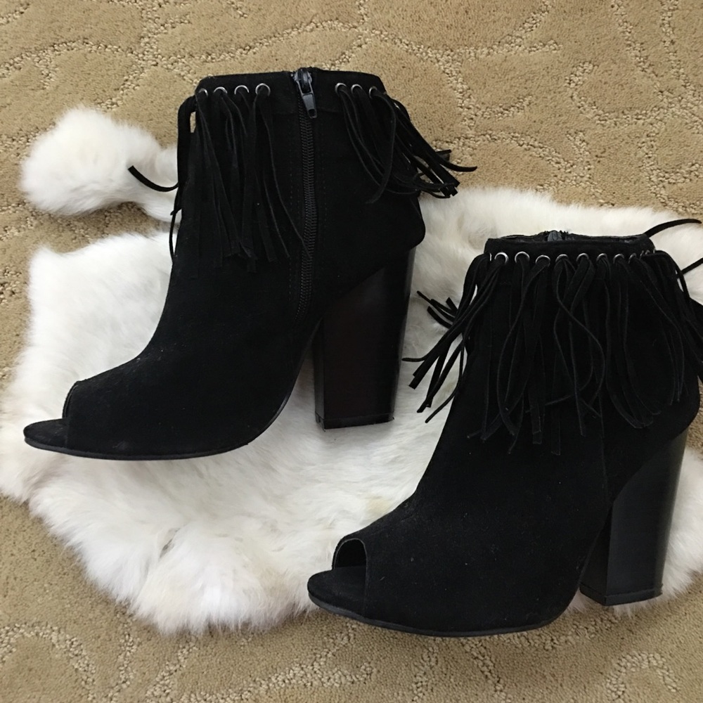 Black open toe boot heels with fringe